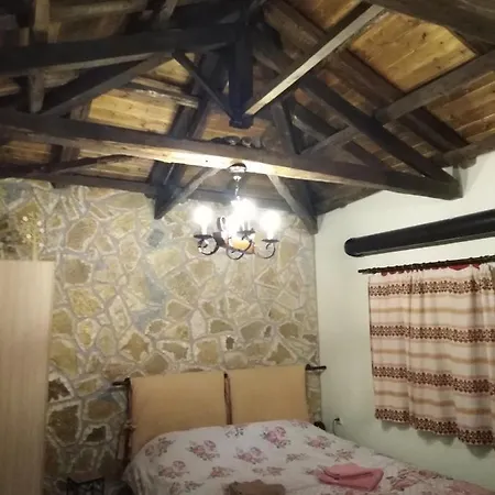 φιλυρα πετρινο Hébergement de vacances Kernitsa