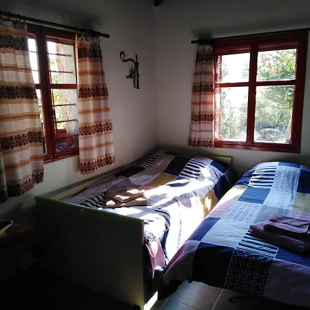 φιλυρα πετρινο Feriehus