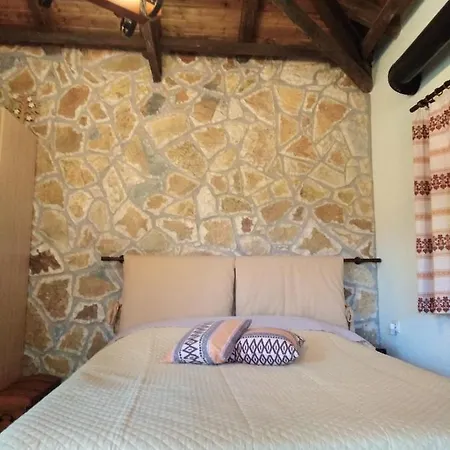 Дом отдыха φιλυρα πετρινο *