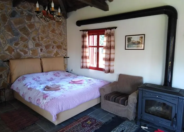 Casa de Férias φιλυρα πετρινο Kernitsa