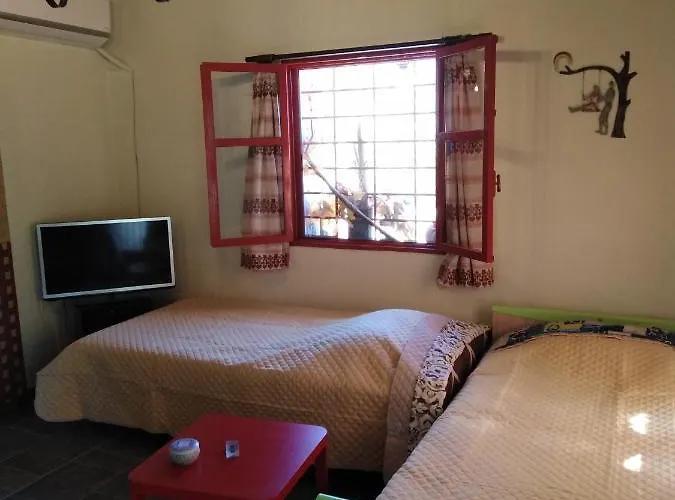 φιλυρα πετρινο Casa de Férias *